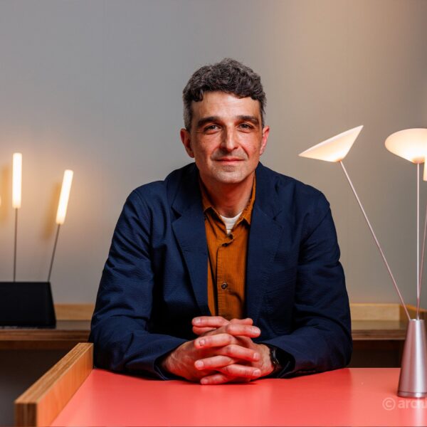 Iluminación Escultural: La Colección Array de Umut Yamac