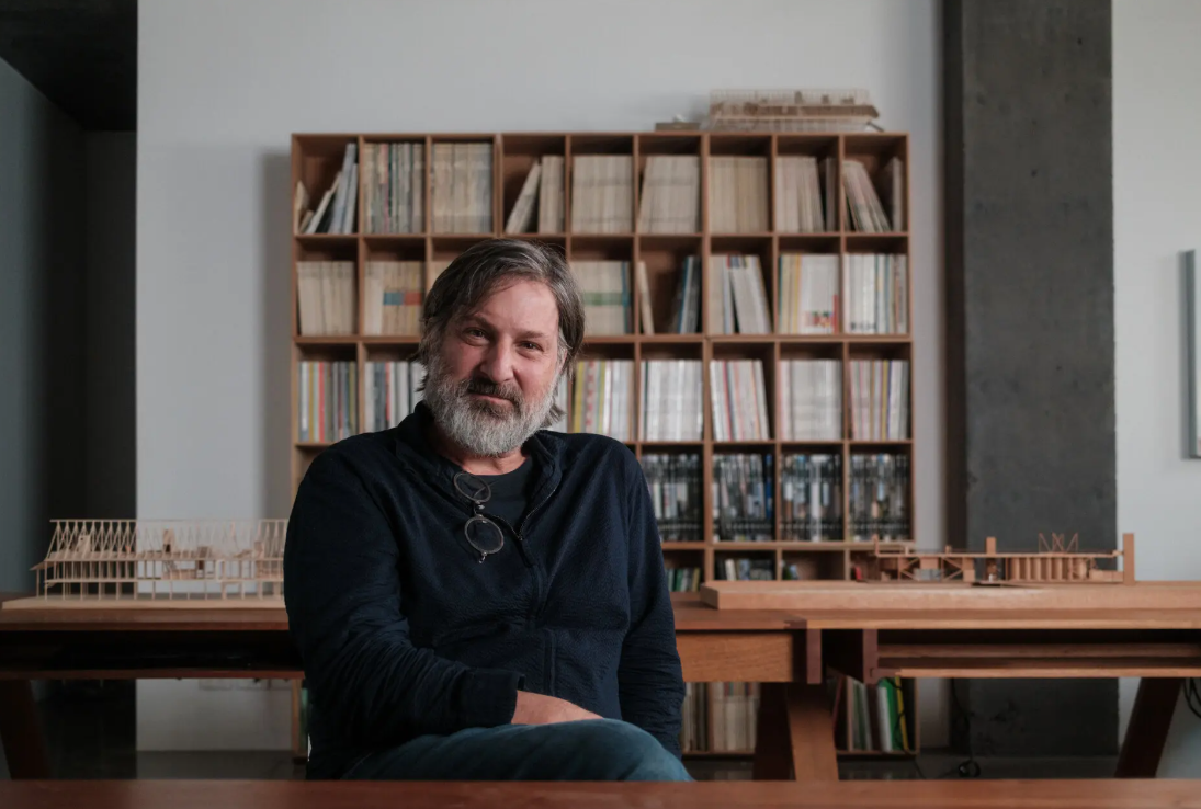 SMILJAN RADIC «EL POETA DE LO FRÁGIL» CONQUISTA EL PRITZKER 2026